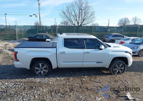 2024 Toyota Tundra Hybrid Capstone 4Wd z USA, uszkodzony, nr VIN 5TFVC5DB2RX047444